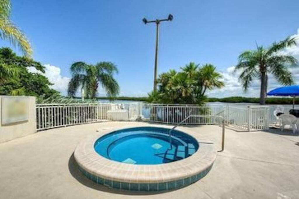 Riverview, Studio 507, Beach Steps Away!+Pool+Wifi Раскін Екстер'єр фото